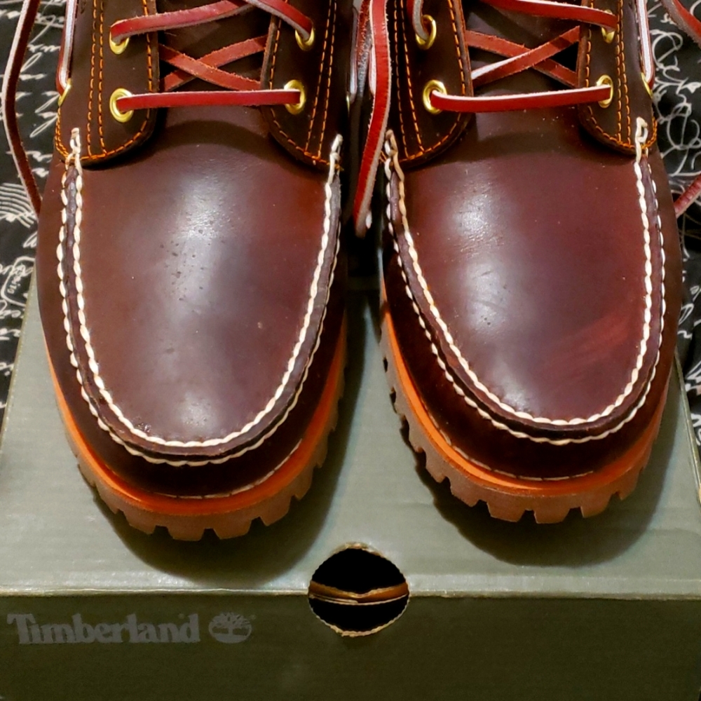 Timberlands brown handsewn boat shoes size 9.5